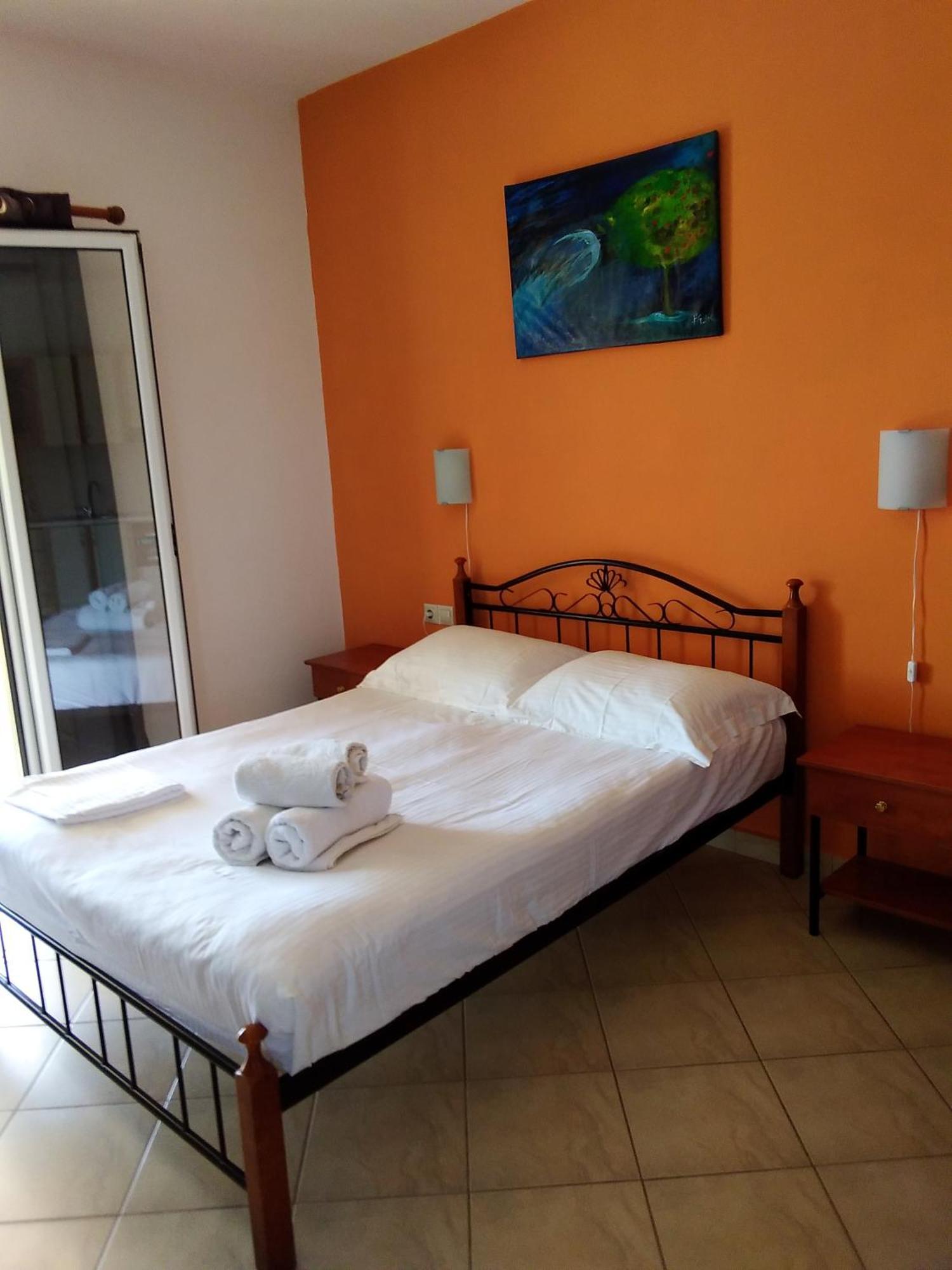 Emmanouil Apartment Kalamos  Bilik gambar